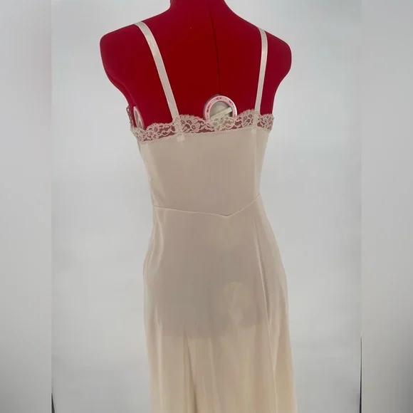 Gorgeous Artemis Mid Century Pale Nude Nylon Full Slip Lacey Bust Overlay - Picture 7 of 12